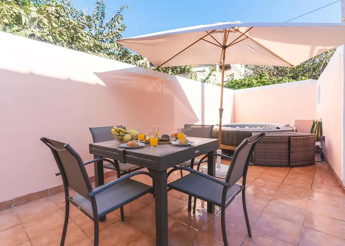 Stero House By Atlantic *